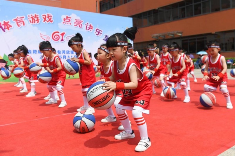 25日比赛综述：布克准绝杀太阳险胜雄鹿 魔术赛季双杀送湖人3连败